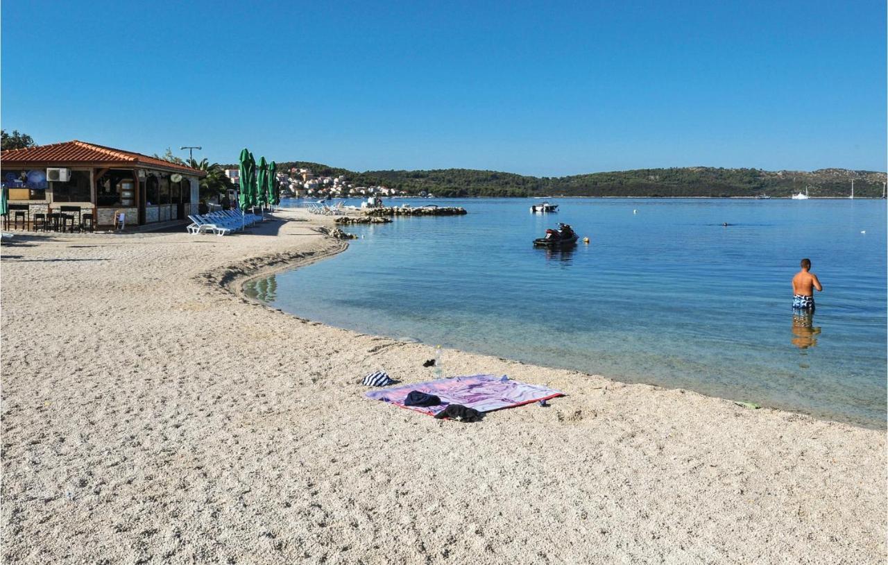 Beach Front Home In Okrug Gornji With Wifi Trogir Eksteriør billede